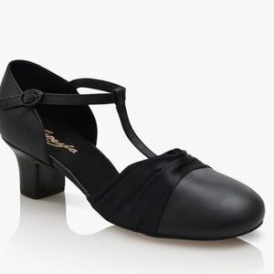 Capezio Womens 1.5 Heel Flex Character Shoe Black size 8.5 W